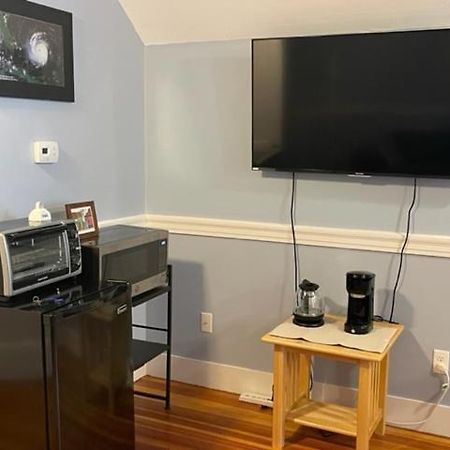 בוסטון Comfortable Loft With Private Bathroom מראה חיצוני תמונה