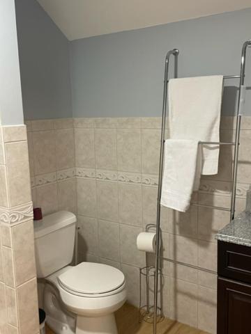 בוסטון Comfortable Loft With Private Bathroom מראה חיצוני תמונה